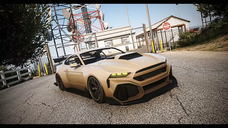 Discover 310+ Lore-Friendly Vehicles for FiveM - in-game screenshot 7