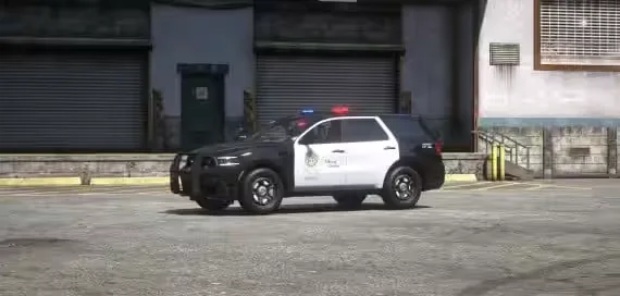 Debadged Police Car Pack FiveM: Optimize Your Fleet - in-game screenshot 3